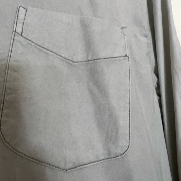 Men’s casual button up. - Picture 4 of 4